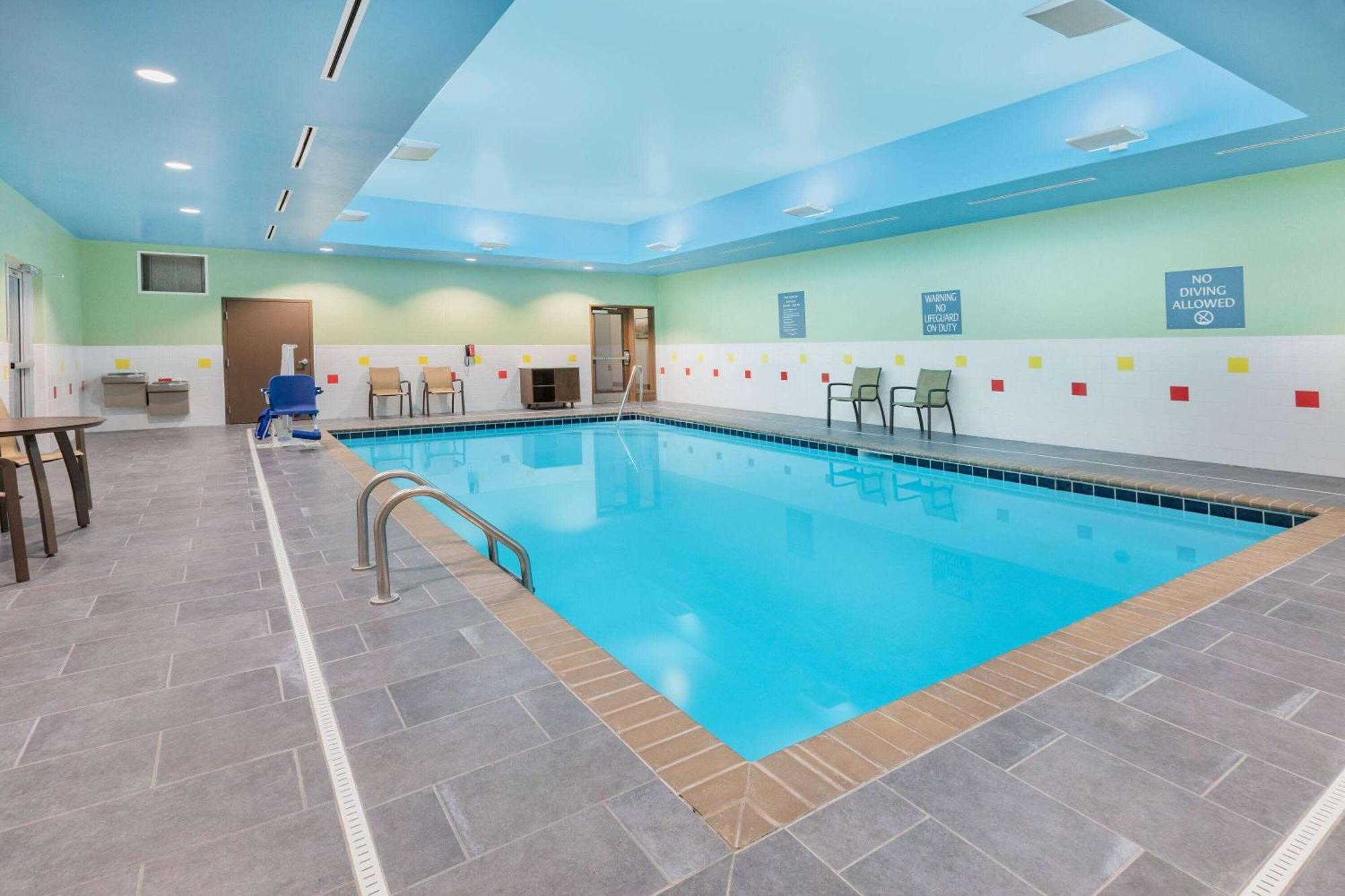 La Quinta Inn & Suites By Wyndham Jackson-Cape Girardeau エクステリア 写真