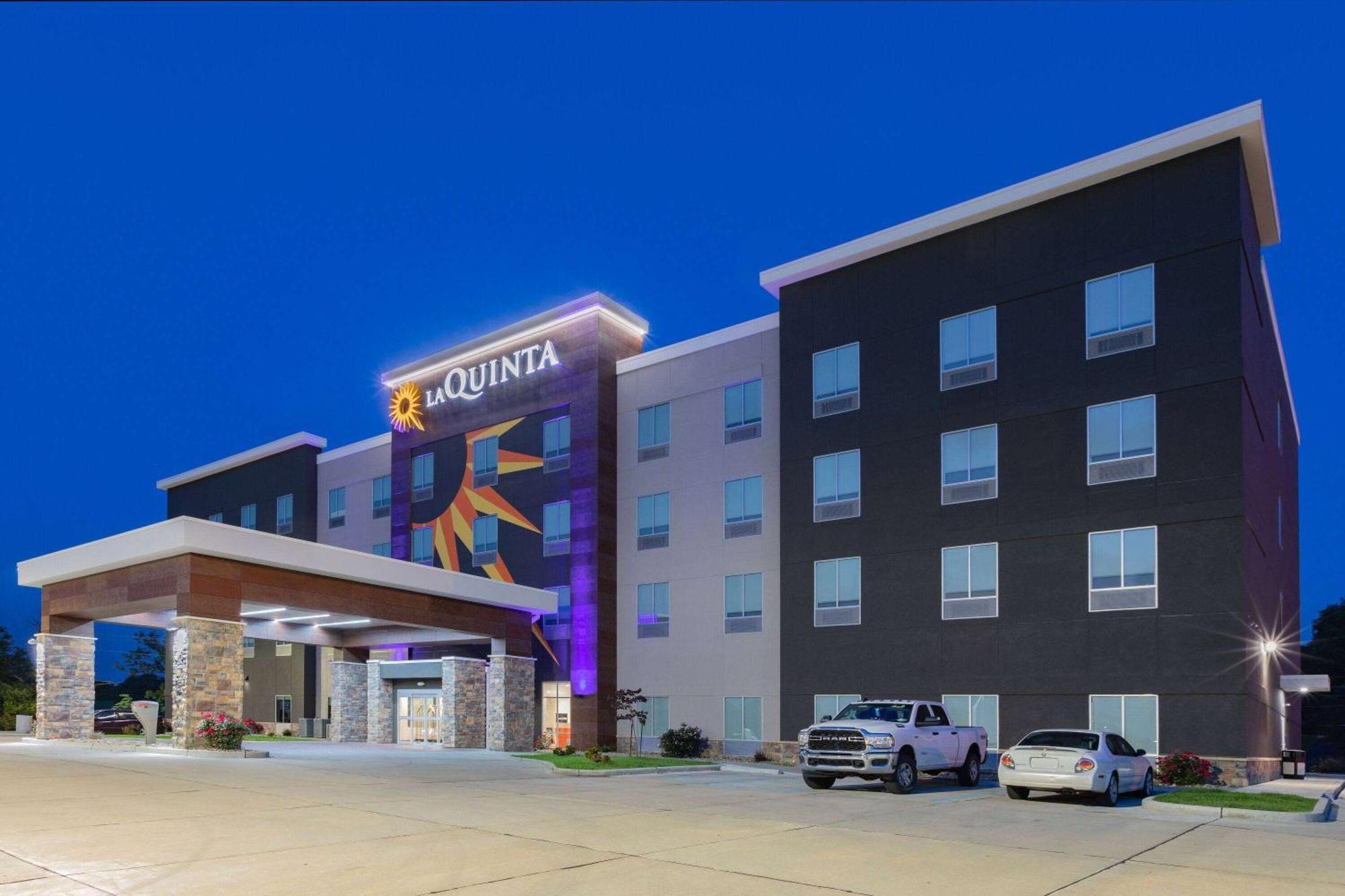 La Quinta Inn & Suites By Wyndham Jackson-Cape Girardeau エクステリア 写真
