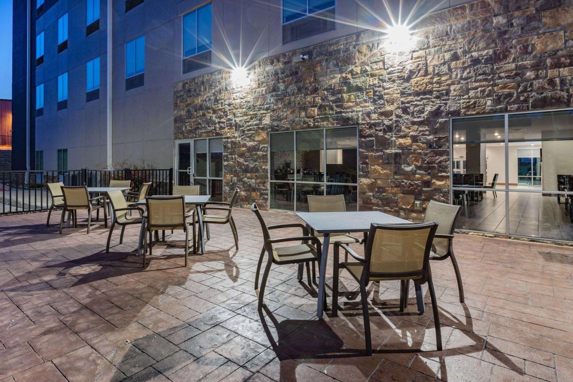 La Quinta Inn & Suites By Wyndham Jackson-Cape Girardeau エクステリア 写真