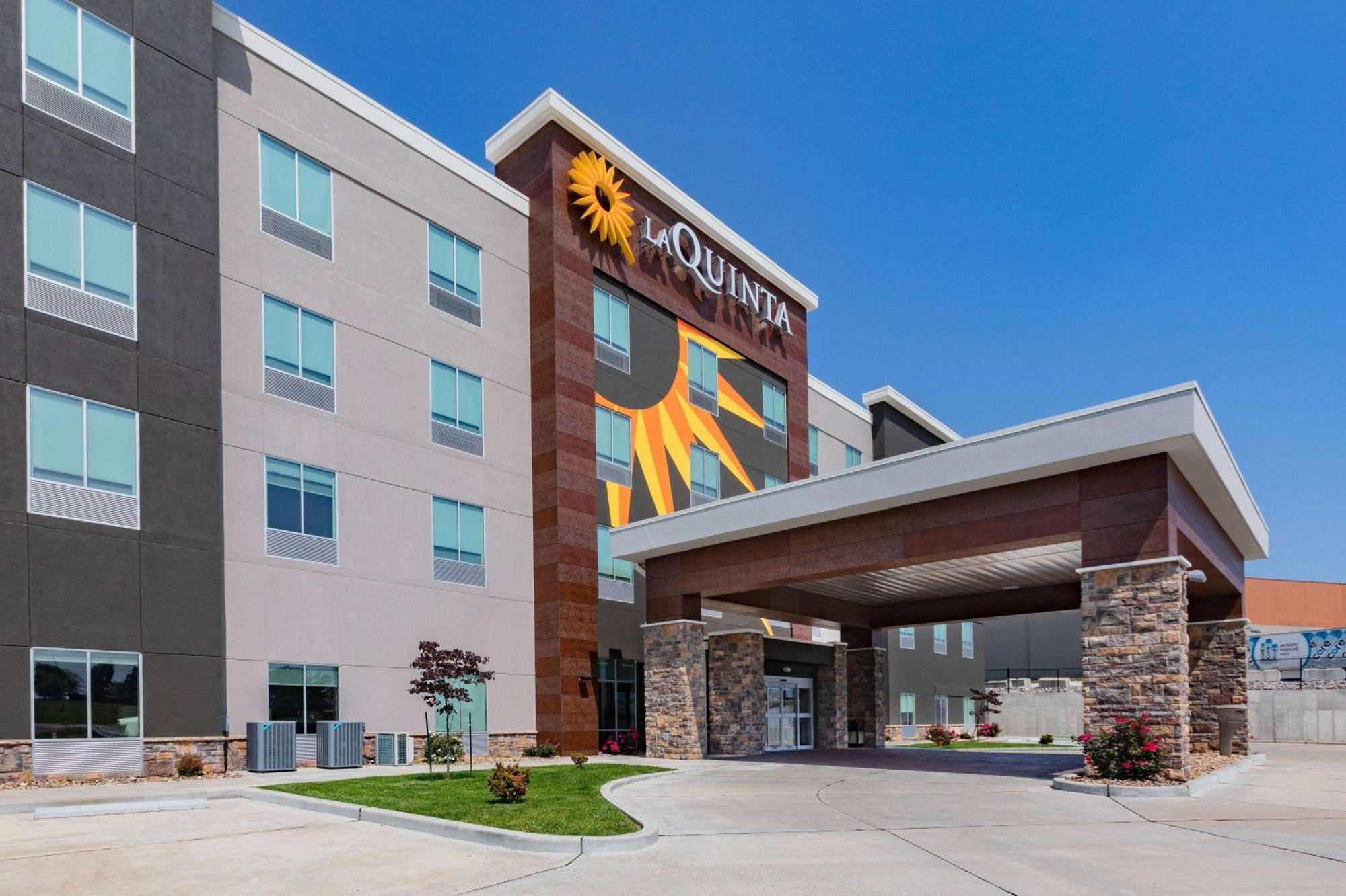 La Quinta Inn & Suites By Wyndham Jackson-Cape Girardeau エクステリア 写真